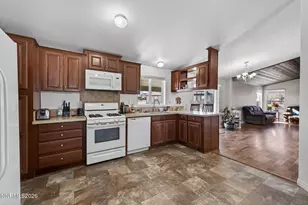 6980 Pontiac Dr, Reno, NV 89506 - Photo 16