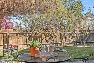 1646 Commonwealth Cir, Reno, NV 89503 - Photo 4