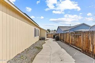 7815 Almeria Ct, Sparks, NV 89436 - Photo 40