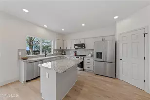 9561 Black Bear Dr, Reno, NV 89506 - Photo 6