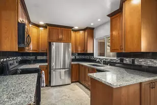 201 Sunnyside Dr, Reno, NV 89503 - Photo 16