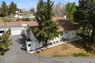 1215 Conway Ln, Reno, NV 89503 - Photo 2