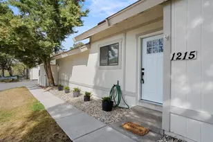 1215 Conway Ln, Reno, NV 89503 - Photo 4
