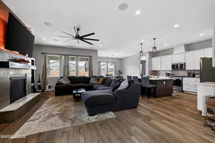 2198 Sprague Dr, Sparks, NV 89436 - Photo 10