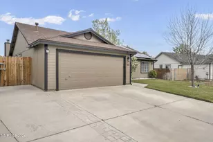 522 Sugarloaf Dr, Dayton, NV 89403 - Photo 2
