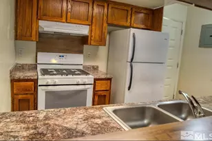 360 Jill Ct, Fernley, NV 89408 - Photo 2