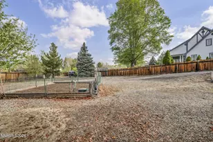 5445 N Scarsdale Cir, Reno, NV 89502 - Photo 40