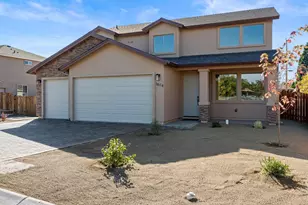 3614 Oakridge Dr, Sparks, NV 89436 - Photo 2