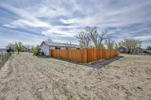 3811 Deodar St, Silver Springs, NV 89429 - Photo 14