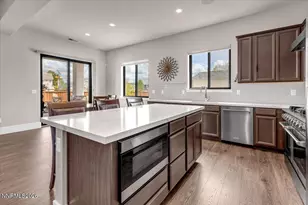 7347 Diamond Oaks Ct, Sparks, NV 89436 - Photo 10