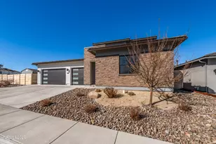 971 Little Star Dr, Reno, NV 89511 - Photo 2