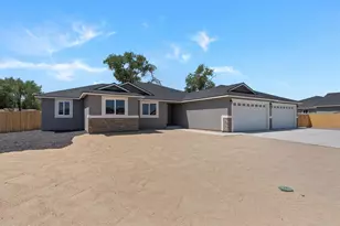 1370 Nevada Pacific Blvd, Fernley, NV 89408 - Photo 4