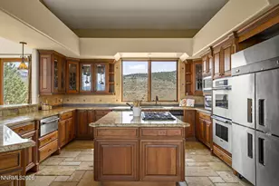 17300 Majestic View Dr, Reno, NV 89521 - Photo 16
