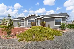 312 Phyllis Way, Silver Springs, NV 89429 - Photo 2
