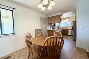 907 Amador Cir, Carson City, NV 89705 - Photo 6