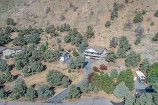 1530 Moss Cir, Gardnerville, NV 89410 - Photo 2