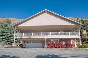 1530 Moss Cir, Gardnerville, NV 89410 - Photo 2
