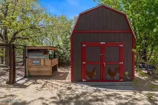 190 E Laramie Dr, Reno, NV 89521 - Photo 14