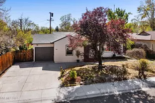 860 Primrose St, Reno, NV 89509 - Photo 2