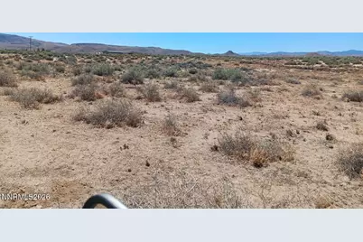 2975 E Badger Street, Silver Springs, NV 89429 - Photo 2