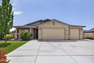1235 Heybourne Rd, Gardnerville, NV 89410 - Photo 2