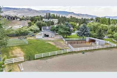 4010 Canyon Drive, Reno, NV 89519 - Photo 32