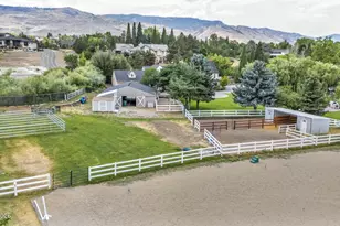 4010 Canyon Dr, Reno, NV 89519 - Photo 32