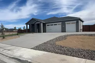 714 Rose Ln, Fernley, NV 89408 - Photo 4