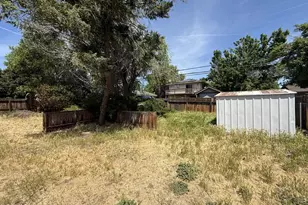 18 E P St, Sparks, NV 89431 - Photo 20