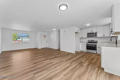 3914 Buckingham Square, Reno, NV 89503 - Photo 8