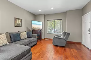 1317 Powell Ln, Reno, NV 89502 - Photo 6