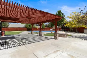 10650 Birch Point Ct, Reno, NV 89521 - Photo 12