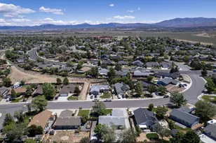 1385 Patricia Dr, Gardnerville, NV 89460 - Photo 4