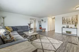 701 Bowman Dr, Reno, NV 89503 - Photo 14