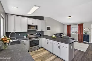 5642 Cranberry Ct, Sun Valley, NV 89433 - Photo 12