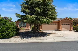 762 Divot Dr, Fernley, NV 89408 - Photo 2