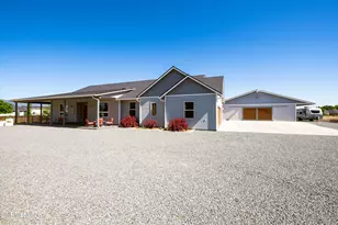 1768 Solitude Ln, Gardnerville, NV 89410 - Photo 2