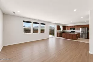10996 Bloomsburg Dr, Reno, NV 89506 - Photo 4
