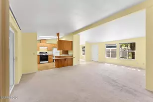 7621 Diamond Pointe Way, Reno, NV 89506 - Photo 8