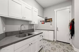 1010 Skyline Blvd, Reno, NV 89509 - Photo 32