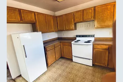 1229 S Deer Run Road, Carson City, NV 89701 - Photo 10