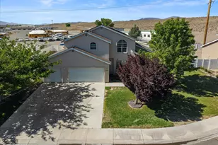 1358 White Bluffs Cir, Fernley, NV 89408 - Photo 2