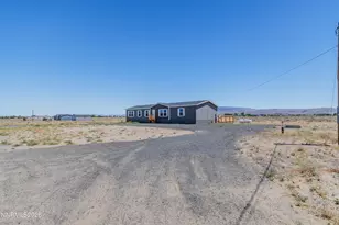 1785 E Antelope St, Silver Springs, NV 89429 - Photo 30