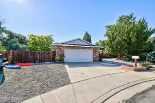 3067 Chollar Cir, Sparks, NV 89434 - Photo 2