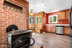 7740 Yorkshire Dr, Reno, NV 89506 - Photo 8