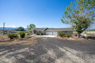1618 Heron Cove Ct, Gardnerville, NV 89410 - Photo 2
