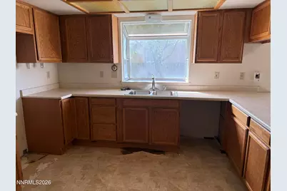 280 Veronica Avenue, Sparks, NV 89436 - Photo 4