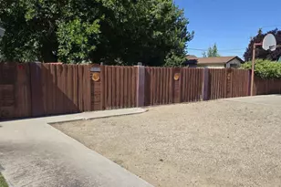 14 Willow Dr, Yerington, NV 89447 - Photo 4