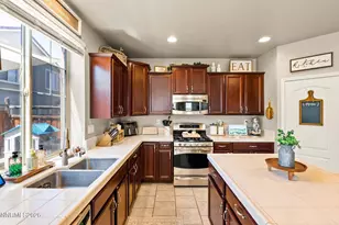 3959 White Oak Ln, Sparks, NV 89436 - Photo 12