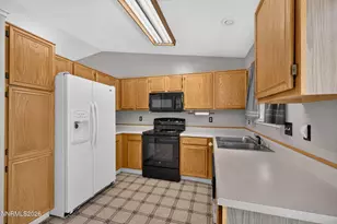 5471 Cabin Ct, Sun Valley, NV 89433 - Photo 14
